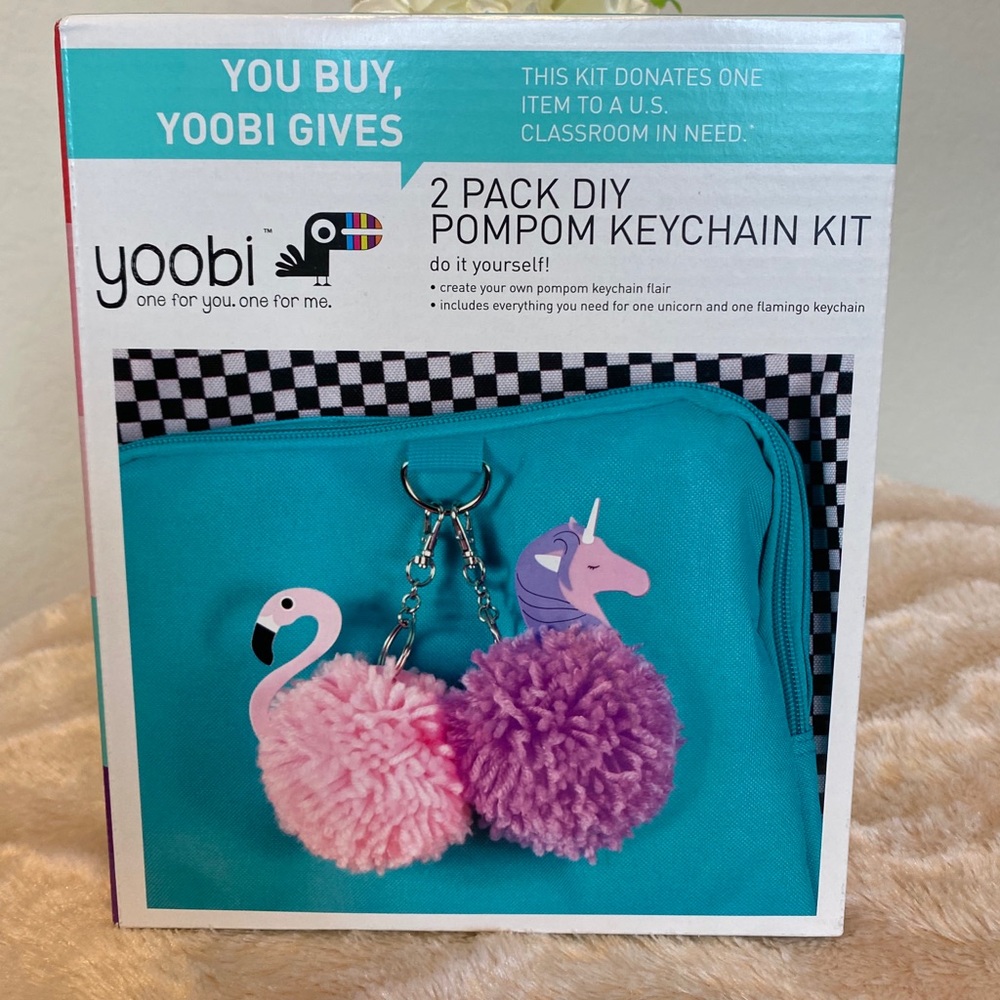 Diy Pom Pom keychain kit